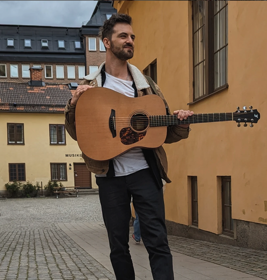 Live Wednesdays: Joakim Leion